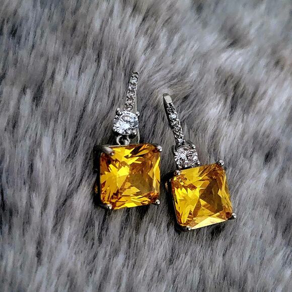 Elegant and Sophisticated Silver Plated Zircon Dangle Earrings - Picture 8 of 10